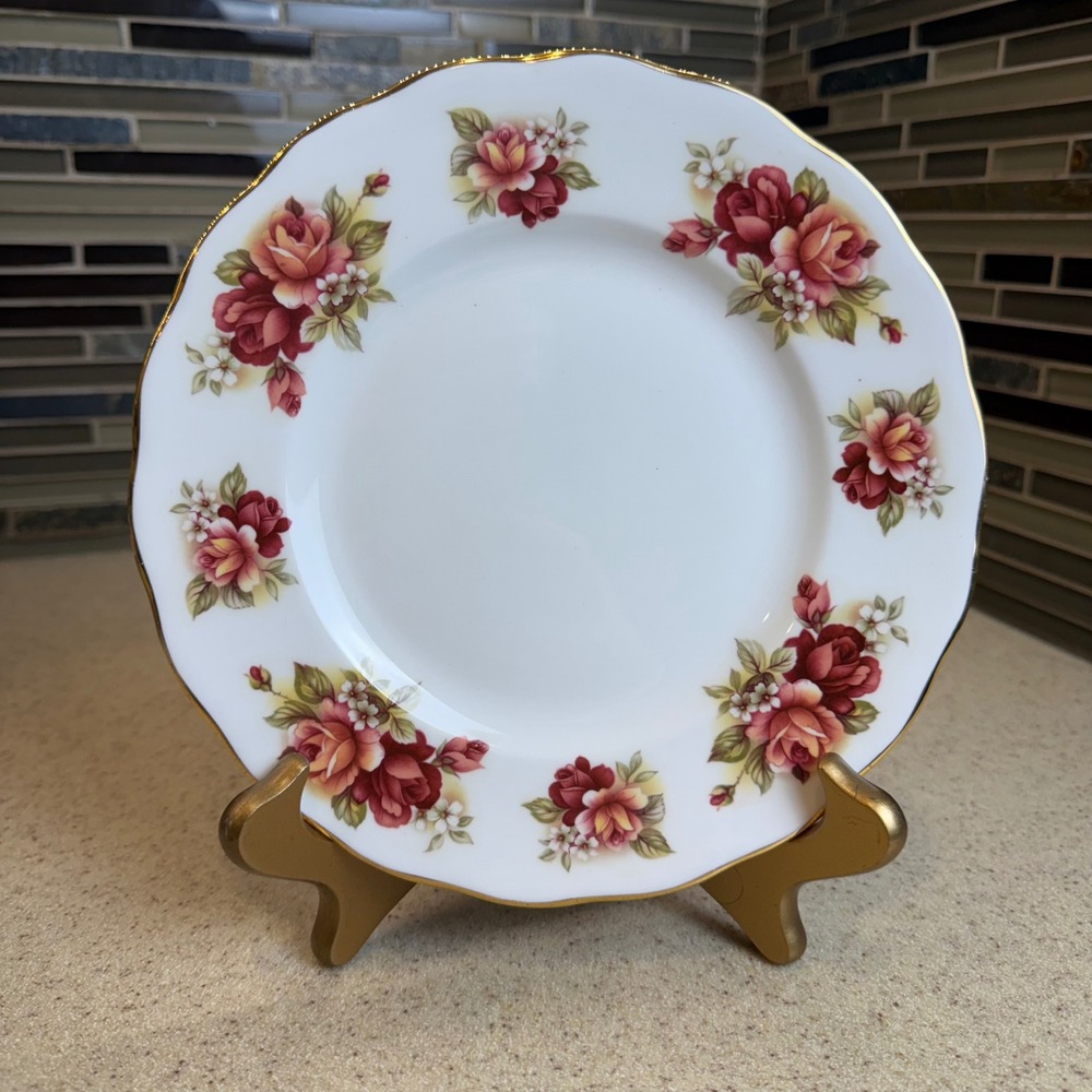 VTG Queen Anne Bone China Collectable Rose Plate G671 England Floral Gold Trim